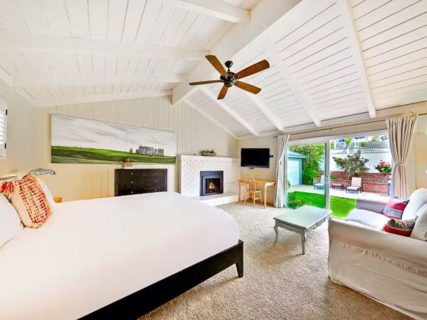 La Jolla Charming Vacation Home - 1/2 Block From Beach