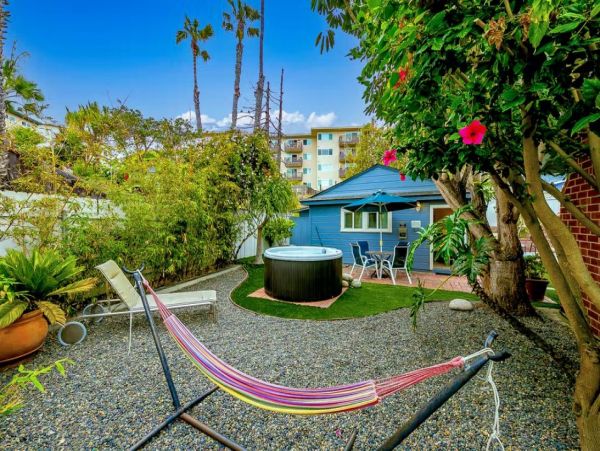 La Jolla Charming Vacation Home - 1/2 Block From Beach