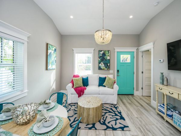 Anna Maria One Bedroom Vacation Bungalow Near the Beach