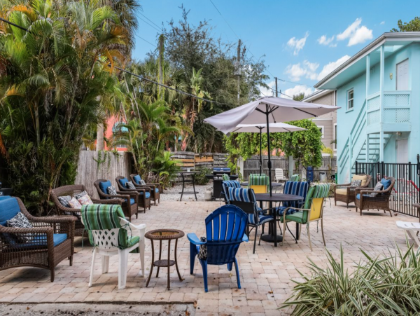 Short walk to Siesta key Village and Beach