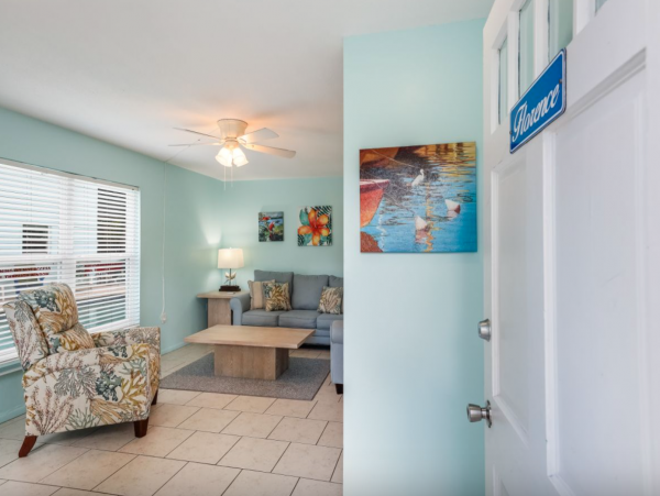 Short walk to Siesta key Village and Beach