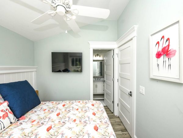 Holmes Beaches Vacation Home with 2 Bedroom & Pool