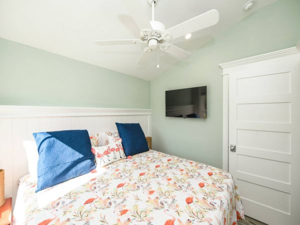 Holmes Beaches Vacation Home with 2 Bedroom & Pool
