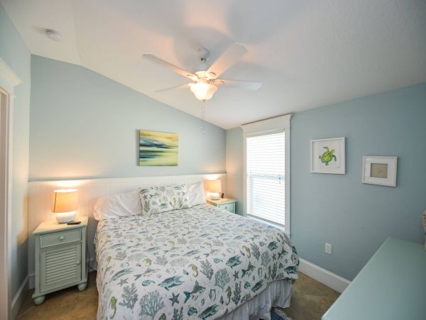 One minute walk to beach with private pool