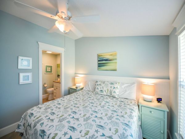 One minute walk to beach with private pool