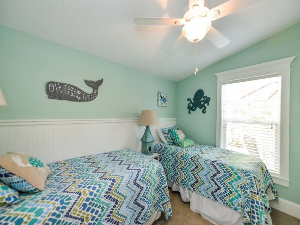 One minute walk to beach with private pool