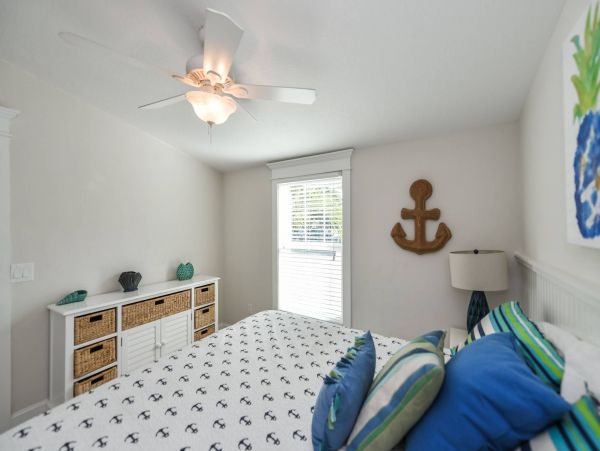 One minute walk to beach with private pool