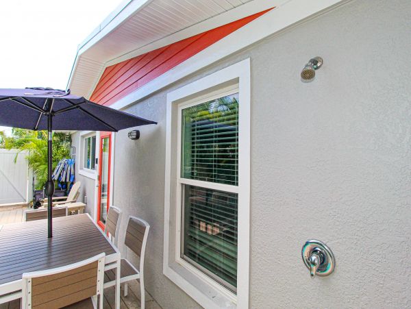 One minute walk to beach with private pool