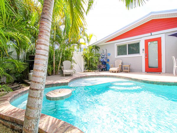 One minute walk to beach with private pool