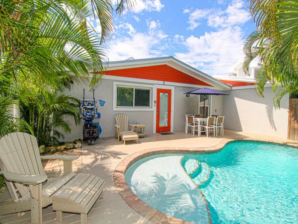 One minute walk to beach with private pool