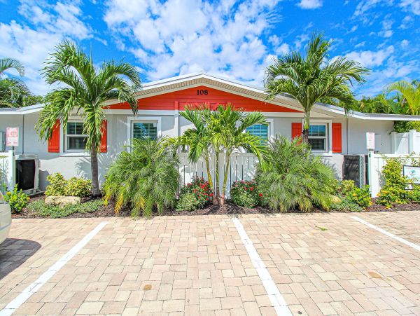 One minute walk to beach with private pool