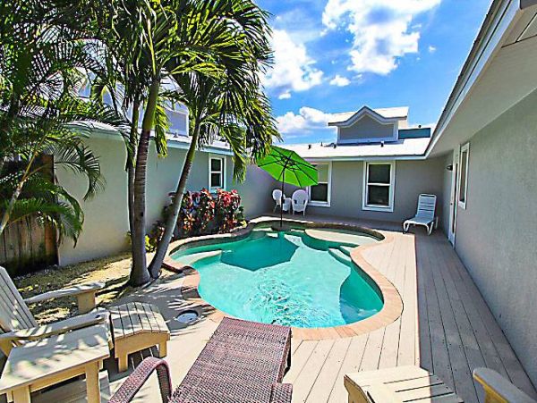 One minute walk to beach with private pool