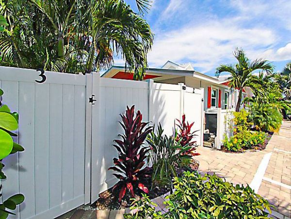 One minute walk to beach with private pool