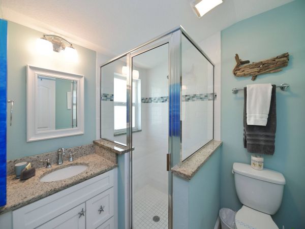 One minute walk to beach with private pool