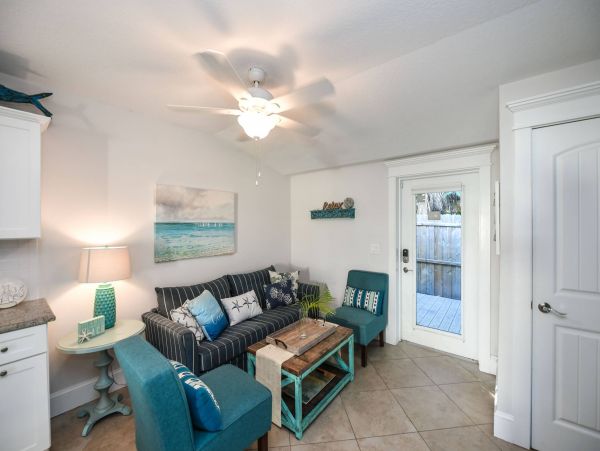 One minute walk to beach with private pool