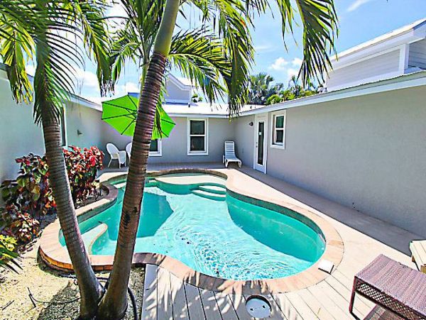 One minute walk to beach with private pool