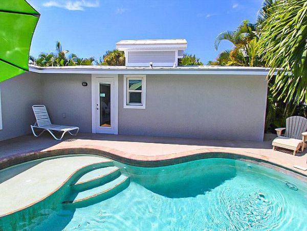 One minute walk to beach with private pool