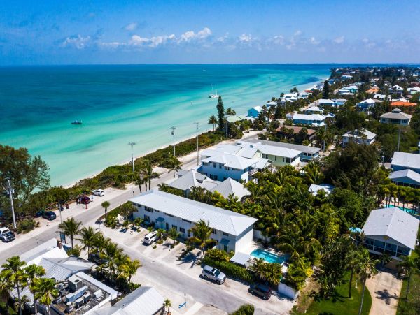 Bay Front Two Bedroom Condo With Pool