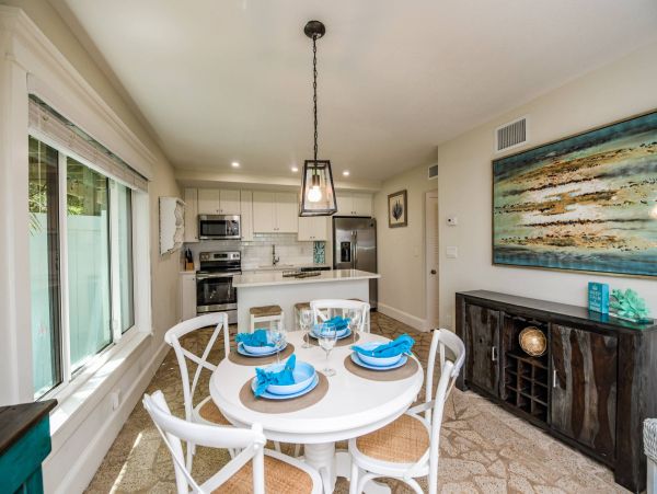 Bay Front Two Bedroom Condo With Pool