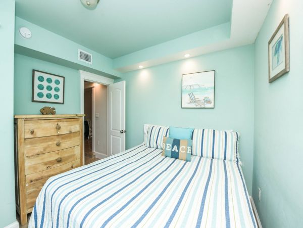 Bay Front Two Bedroom Condo With Pool