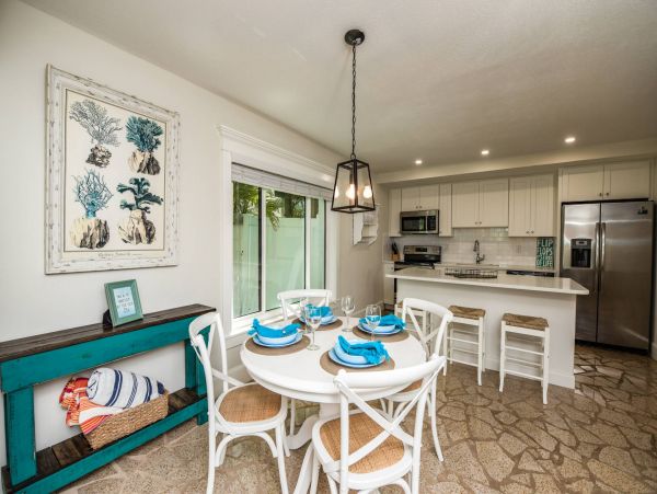 Bay Front Two Bedroom Condo With Pool