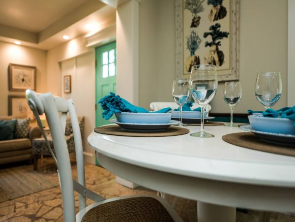 Bay Front Two Bedroom Condo With Pool
