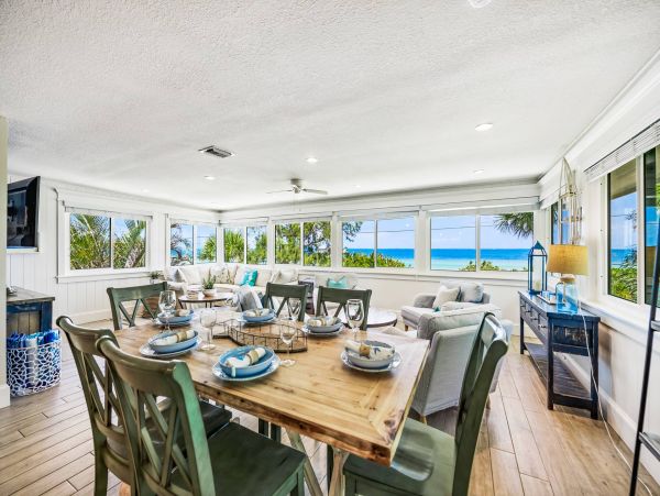 Bay Front Three Bedroom Condo With Ocean Views