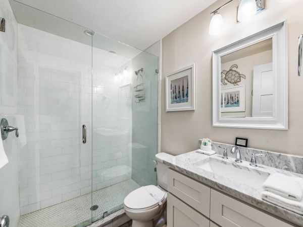 Bay Front Three Bedroom Condo With Ocean Views