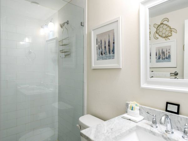 Bay Front Three Bedroom Condo With Ocean Views