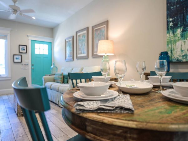 Bay Front One Bedroom Condo With Pool