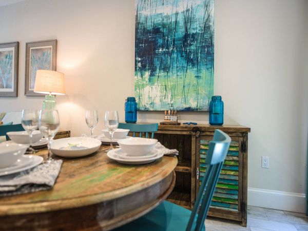 Bay Front One Bedroom Condo With Pool