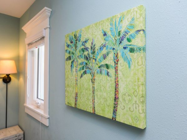 Bay Front One Bedroom Condo With Pool