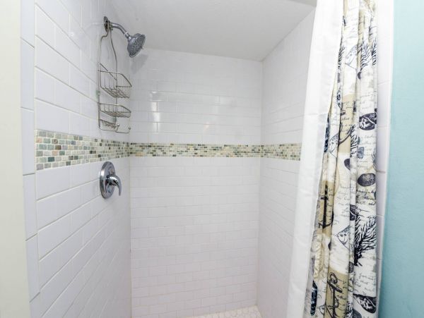 Bay Front One Bedroom Condo With Pool