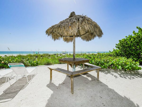 On Beach Holmes Beach Vacation Condo One Bedroom