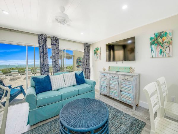 On Beach Holmes Beach Vacation Condo One Bedroom