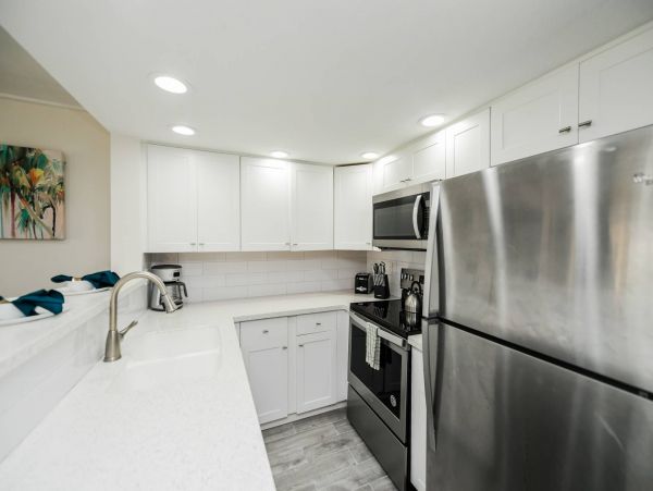 On Beach Holmes Beach Vacation Condo One Bedroom