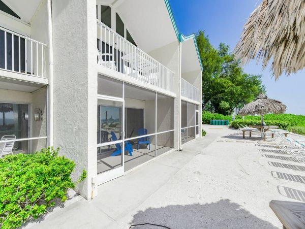 On Beach Holmes Beach Vacation Condo One Bedroom