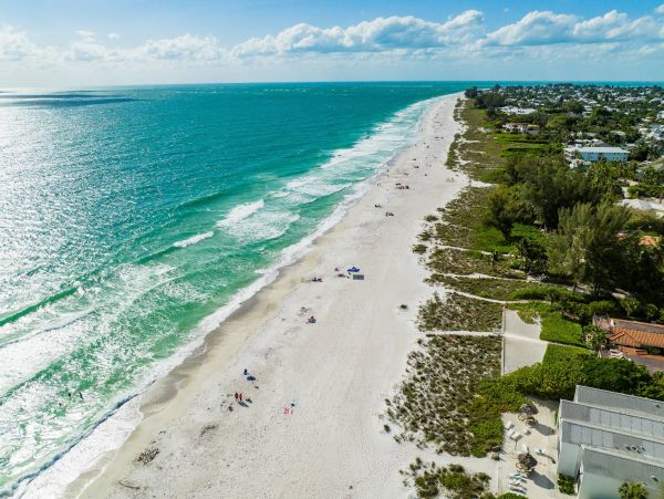 Lovely Beach Front Vacation Getaway in Holmes Beach