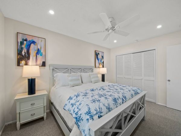 Lovely Beach Front Vacation Getaway in Holmes Beach