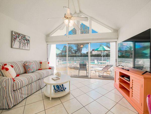 Anna Maria Island Vacation Condo with Pool