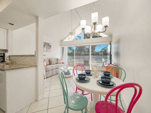 Anna Maria Island Vacation Condo with Pool