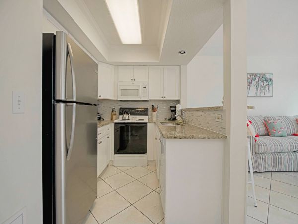 Anna Maria Island Vacation Condo with Pool