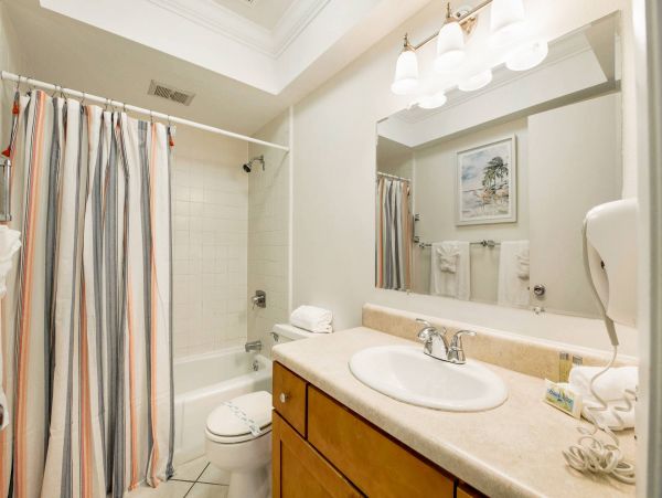 Anna Maria Island Vacation Condo with Pool