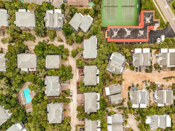 Beautiful Holmes Beach Vacation Townhome Close to Beaches & Attractions