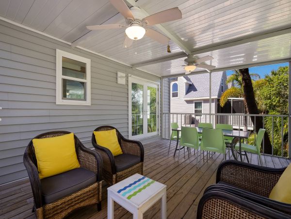 Beautiful Holmes Beach Vacation Townhome Close to Beaches & Attractions
