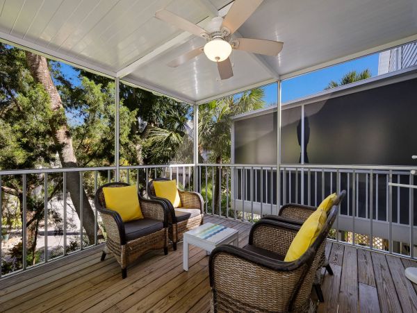 Beautiful Holmes Beach Vacation Townhome Close to Beaches & Attractions