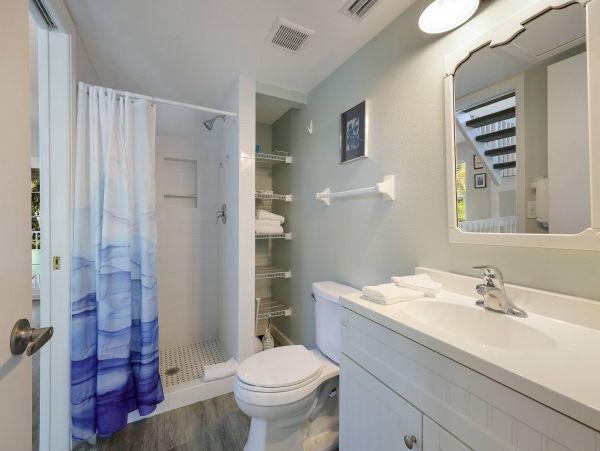 Beautiful Holmes Beach Vacation Townhome Close to Beaches & Attractions