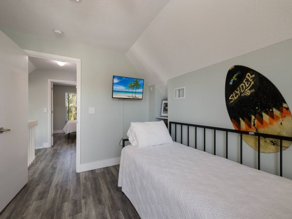 Beautiful Holmes Beach Vacation Townhome Close to Beaches & Attractions