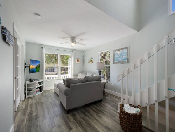 Beautiful Holmes Beach Vacation Townhome Close to Beaches & Attractions