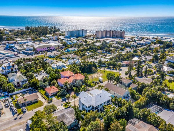 Anna Maria Island Holmes Beach Home 1011208